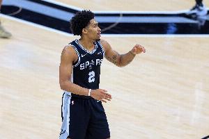 张佳玮：迪伦·哈珀是首节MVP 他攻防两端都包裹了东决MVP布伦森