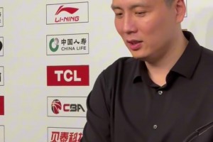 文班去年休赛期光着膀子在少林寺打球，这身体谁看了不震撼视频封面